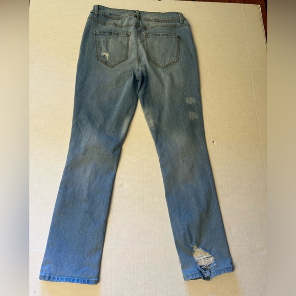 EST 1946 Denim Contemporary Blue Jeans Distressed with Natural Fading Sz-6. F8 - Picture 2 of 9